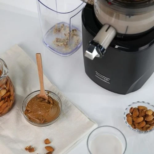 Kuvings REVO830 Revolution Cold Press Juicer Black With FREE Gift 4 Kuvings REVO830 Revolution Cold Press Juicer Black With FREE Gift - Image 4