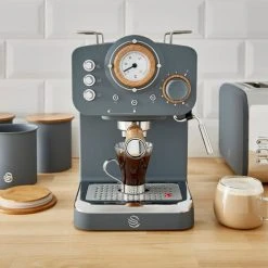 Swan Nordic Slate Grey Pump Espresso Coffee Machine -Kitchen appliances SK22110GRYN Swan Nordic Pump Espresso Coffee Machine Grey 3